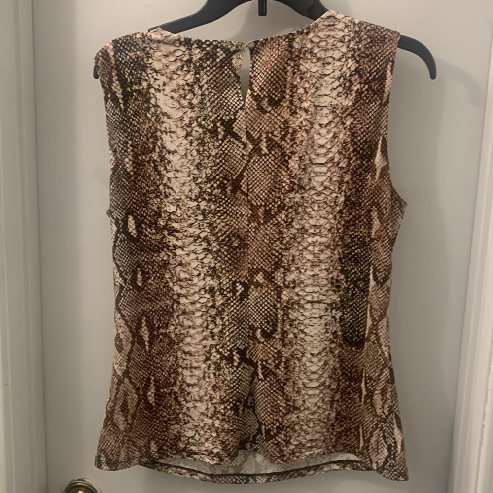 CALVIN KLEIN SNAKE PRINT PLEATED TANK BLOUSE medium - Picture 7 of 12